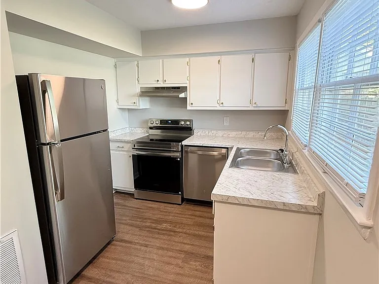 511 Beville St #2 — Photo 8