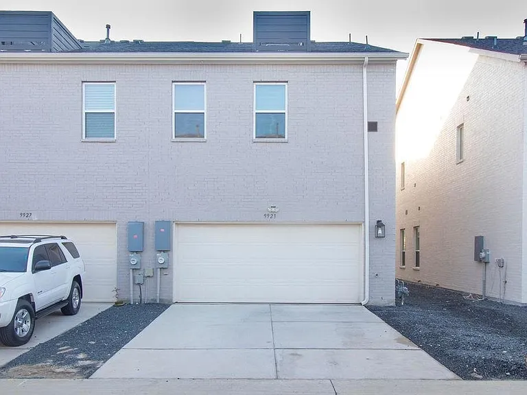 9923 Schramm St — Photo 28