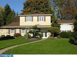 1055 Corn Crib Dr, Huntingdon Valley, PA 19006