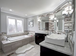 826 Red Stable Way, Oak Brook, IL 60523