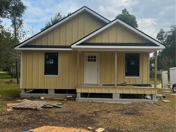 109 E 3rd St, Iowa, LA 70647