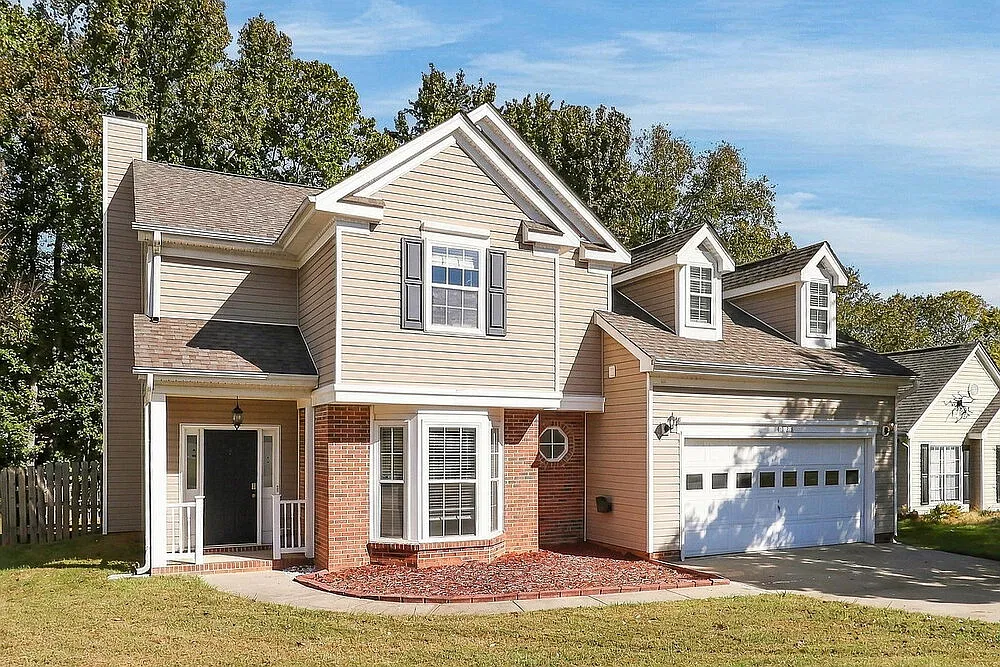 3 bed, 2.5 bath, 1948 sqft, $2,215 — Photo 4