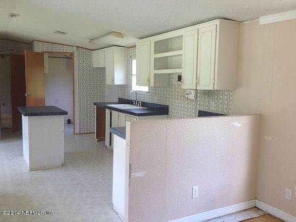 3rd image of 205 Daren Dr