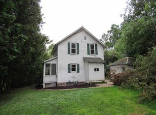 445 Mill St, Scandinavia, WI 54977