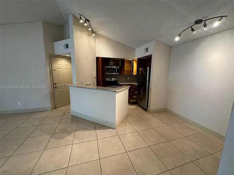 417 Vista Isles Dr #2324 — Photo 5