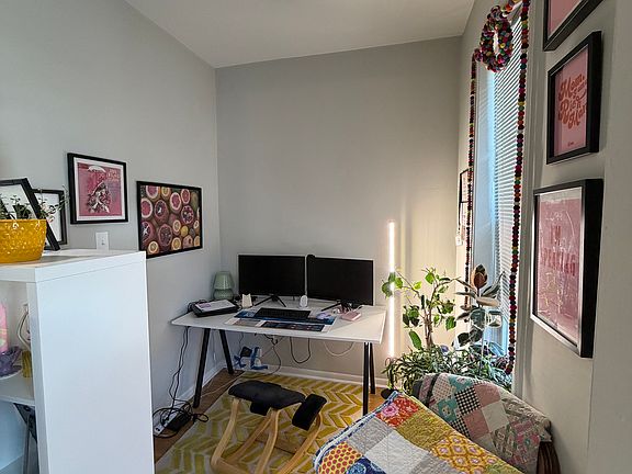 3rd image of 1907 W Cortland St Unit 2