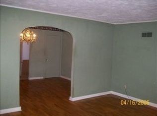 1520 NW Eugene St, Topeka, KS 66608