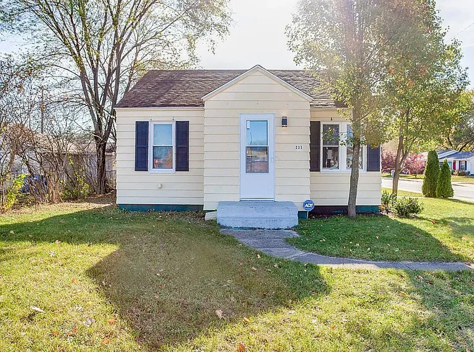 2 bed, 1.0 bath, 980 sqft, $1,399 — Photo 2