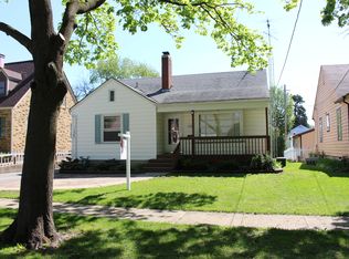 179 S Edison Ave, Elgin, IL 60123