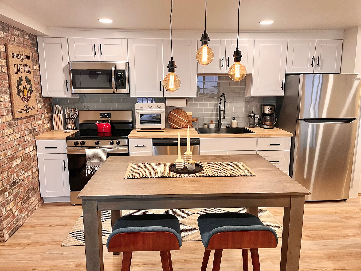 2847 Georgia Shore Rd — Photo 3