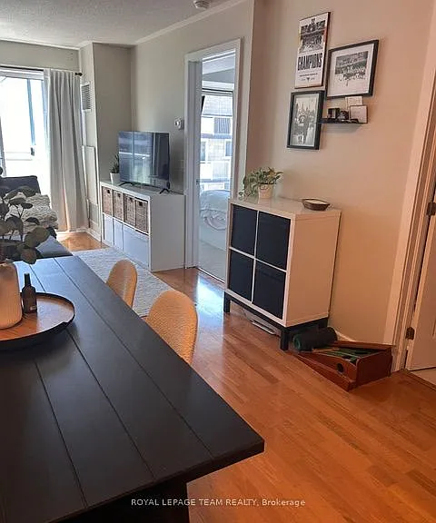 138 Somerset St W #911 — Photo 9