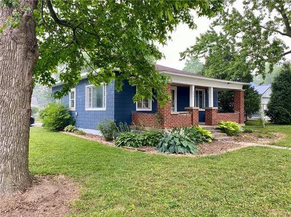 202 Cherry St, Marshall, IL 62441