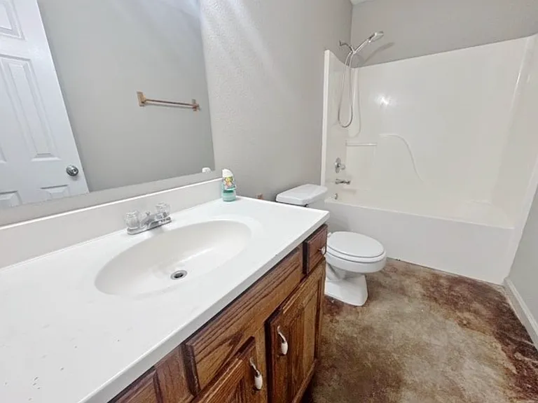 1326 W Huntington Ave #B — Photo 14