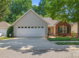 210 Oak Village Pkwy, Mooresville, NC 28117