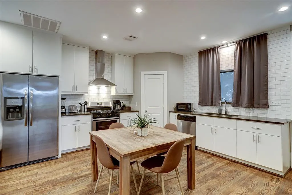 1 bed, 1.0 bath, 744 sqft, $1,500 — Photo 4