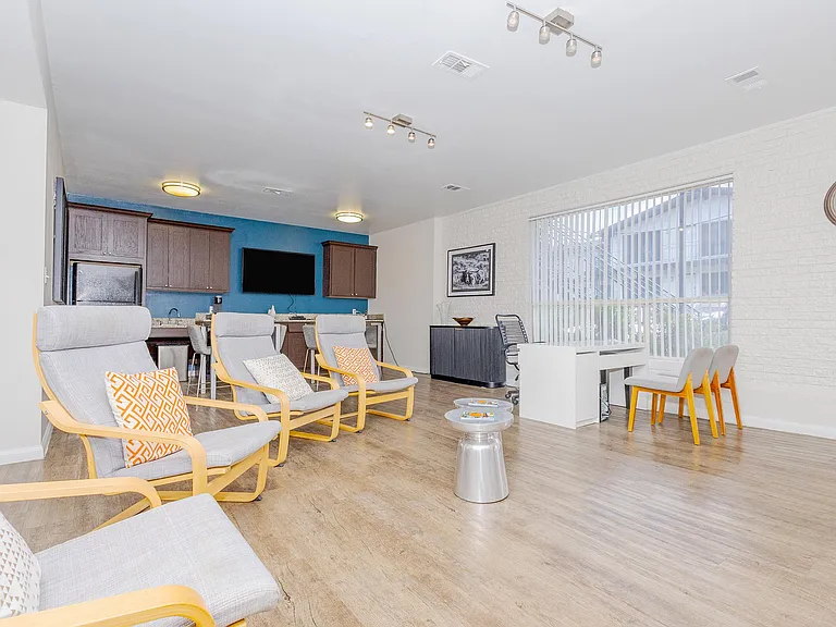 Haven Apartments — Photo 8