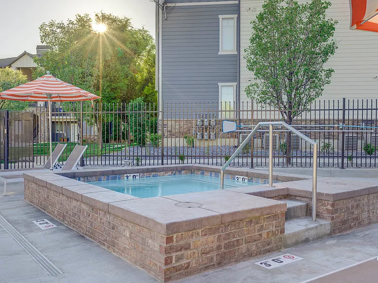 Villas on Main — Photo 31