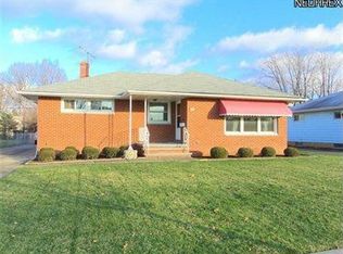 6883 Maplewood Rd, Parma Heights, OH 44130
