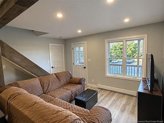 4th image of 644 Canada Rd