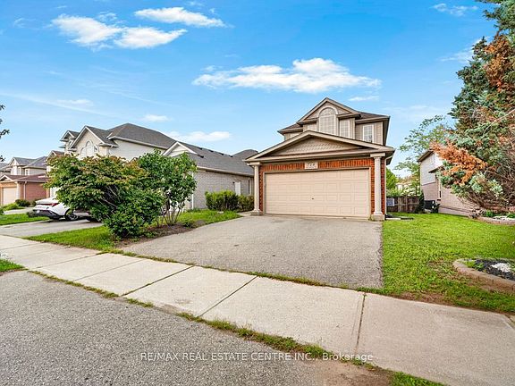 3rd image of 714 Oakcrossing Rd