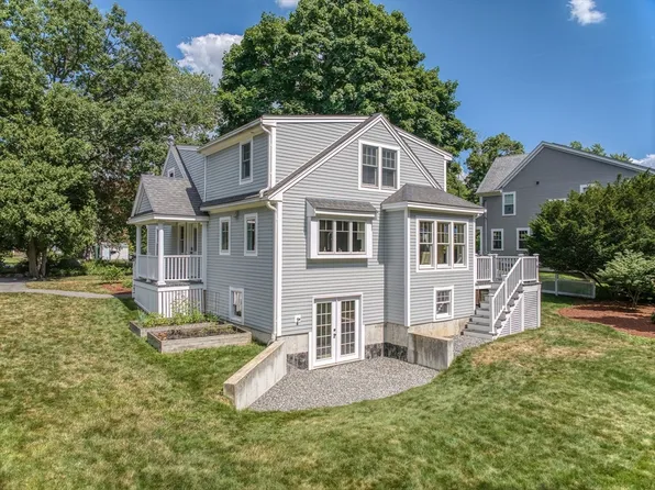 411 Davis Rd, Bedford, MA 01730