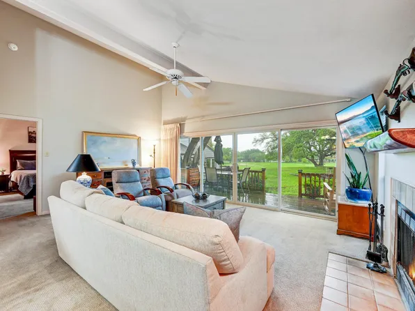 212 Overlook Ct, Wimberley, TX 78676