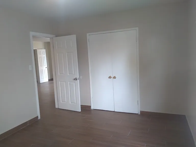 7250 Tujunga Ave — Photo 2