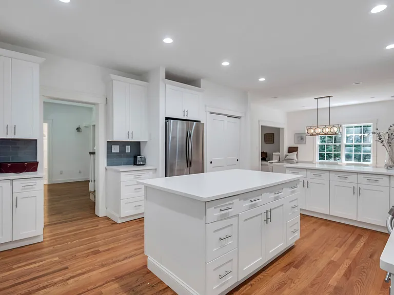 1110 N Sea Rd — Photo 11