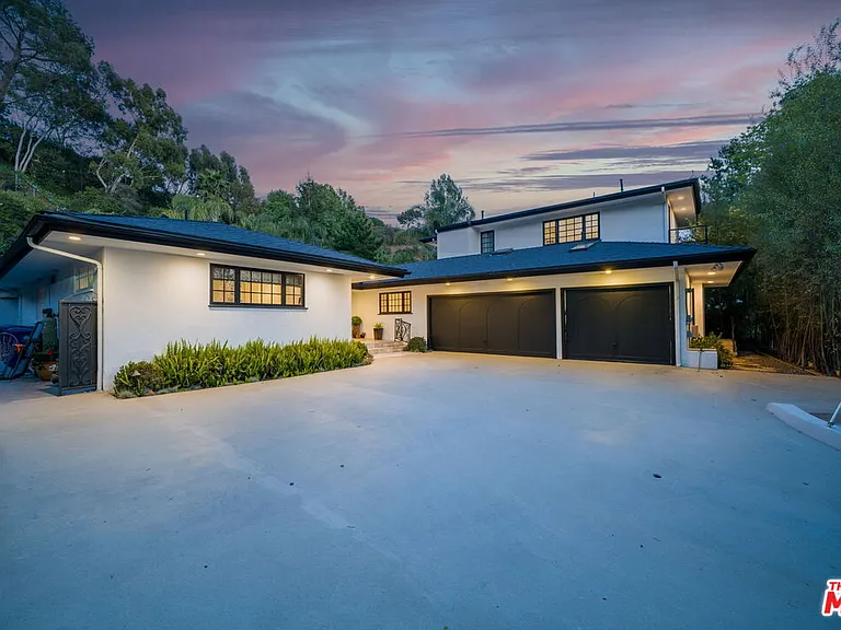 9023 Alto Cedro Dr — Photo 4