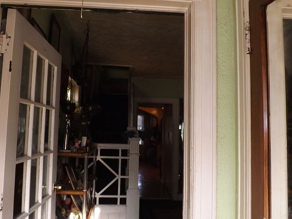 3rd image of 109-19 200th St