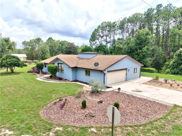 10848 N Dragonis Dr, Citrus Springs, FL 34433