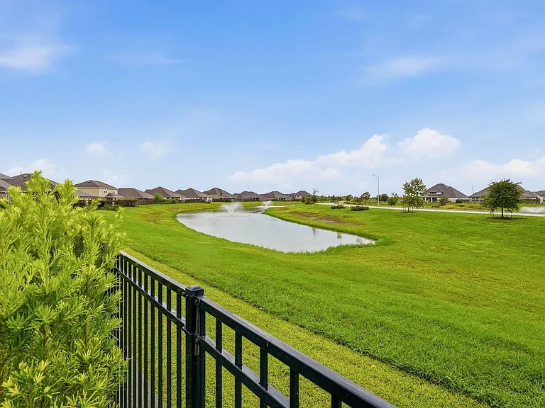 15551 Blue Lake Dr — Photo 24