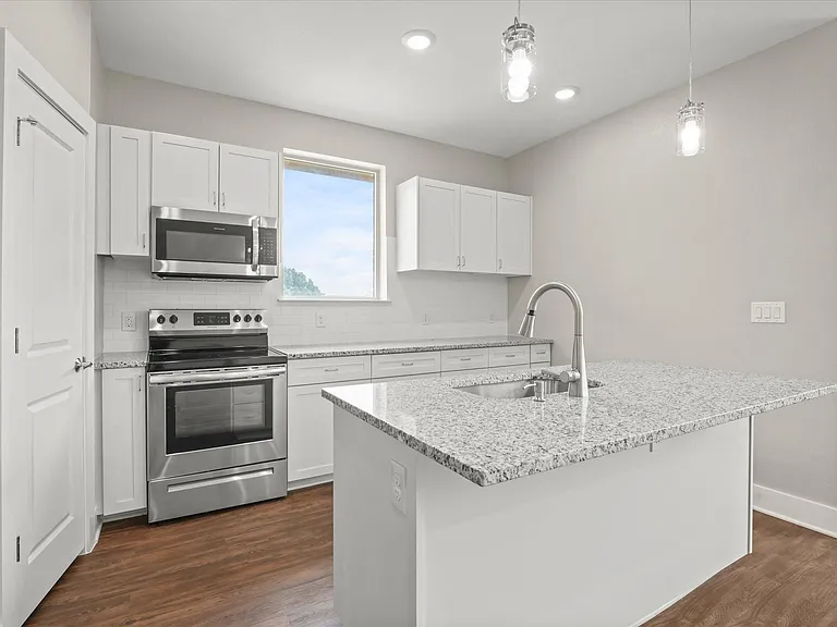 3600 Aaron Pl — Photo 5