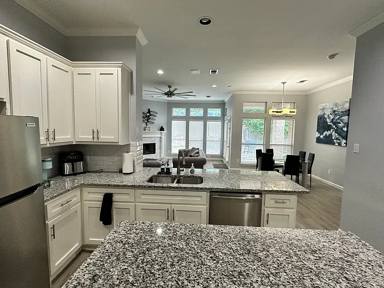 2506 Spring Hill Ln — Photo 5