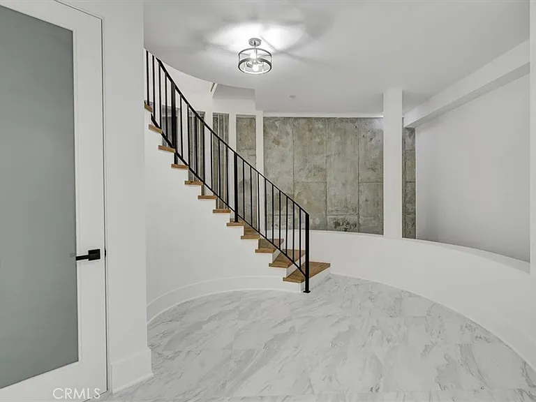 5520 Woodlake Ave — Photo 23