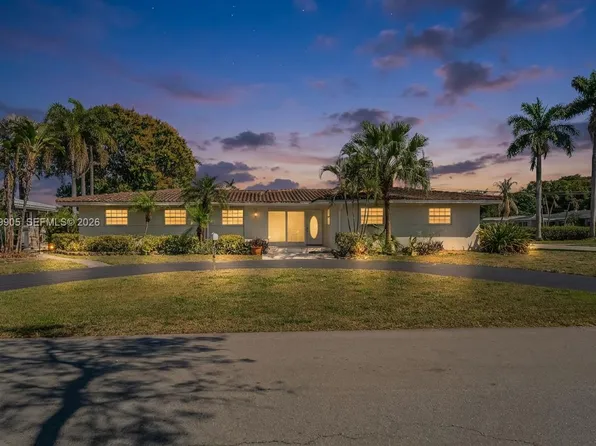 215 Entrada Dr, Hollywood, FL 33021