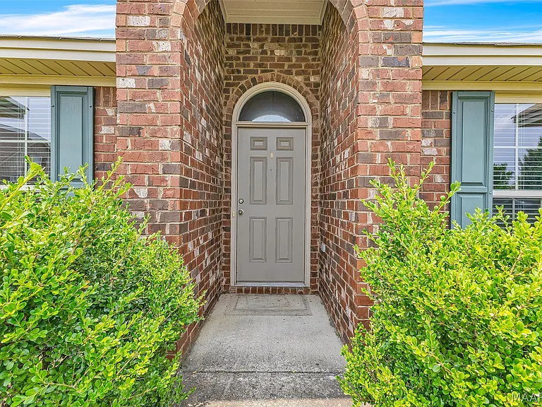 76 Zachary Cir — Photo 4