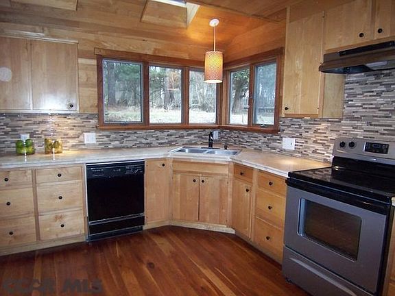 2nd image of 2831 Ernest Ln