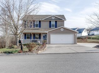 8232 Oak Terrace Ln, Powell, TN 37849