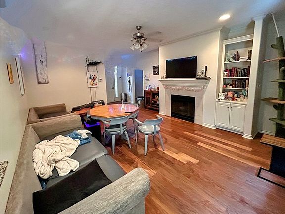 3rd image of 2316 Kendal Green Cir