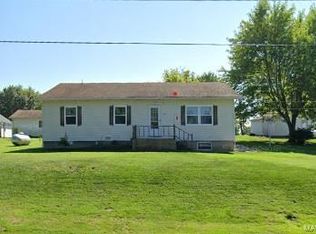 826 Chestnut St, Bourbon, MO