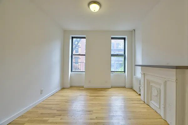 Rented by Farside Realty LLC | media 8