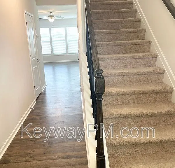 4136 Thimbleberry Dr — Photo 2