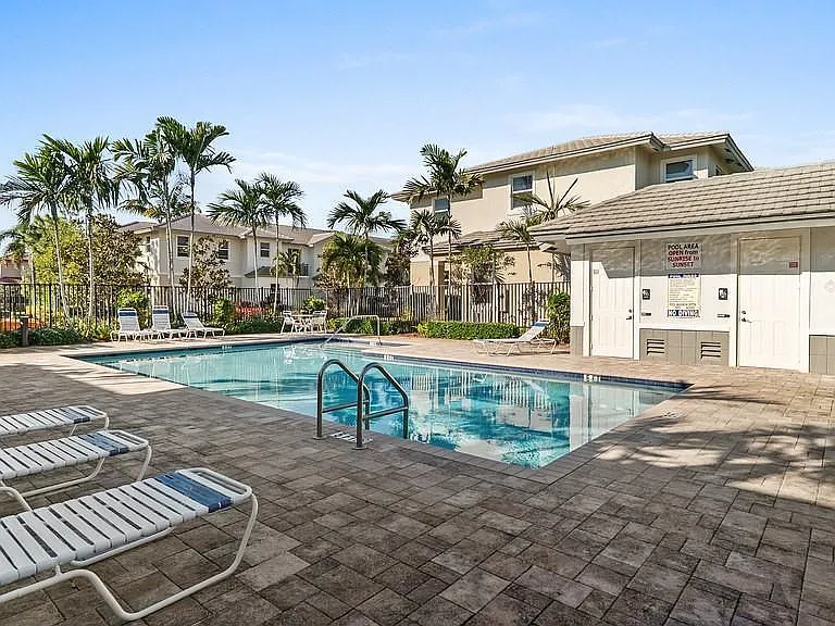 6989 Pines Cir #GG-39 — Photo 16