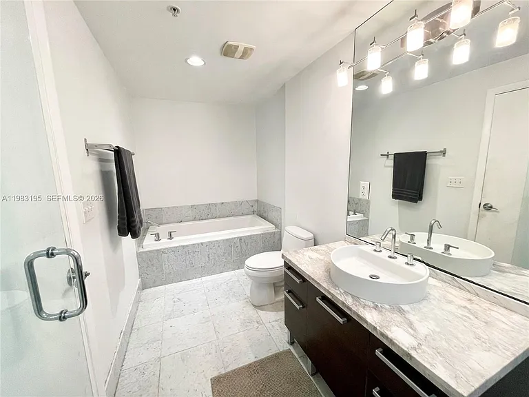 253 NE 2nd St #2506 — Photo 30