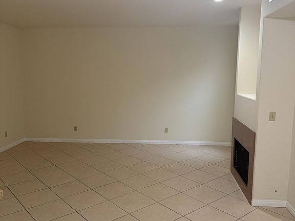 2nd image of 5928 Woodman Ave