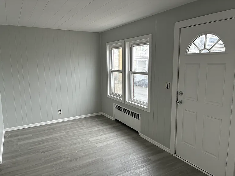27 Illinois Ave — Photo 2