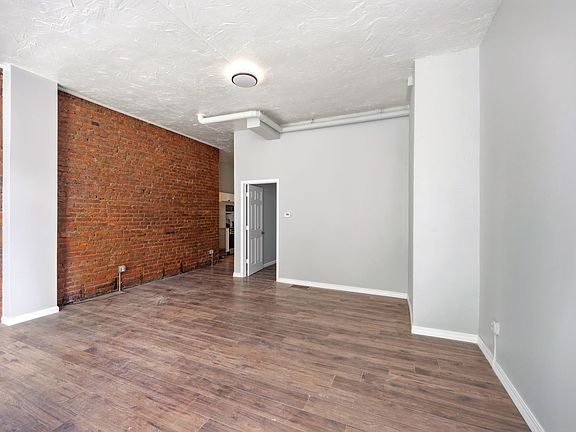 3rd image of 2483 Thurman Ave APT 1