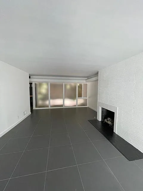 939 1/2 Hilgard Ave — Photo 3