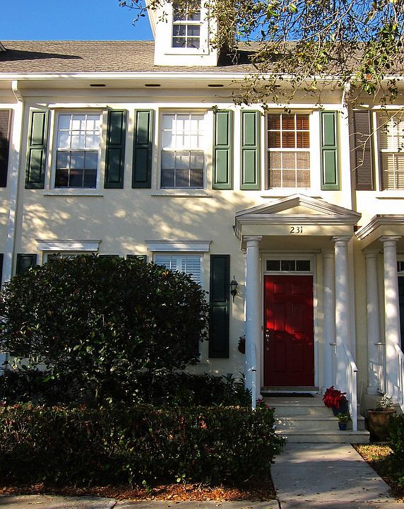 Front door, 231 Murray Ct